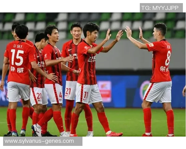 南京足球队与北京足球队赛后复盘分析双方实力对比及战术表现