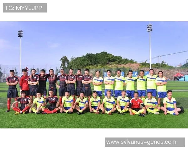 广州足球队与重庆足球队赛后复盘分析比赛节奏与战术表现的深度探讨 广州足球队与重庆足球队赛后复盘分析比赛节奏与战术表现的深度探讨