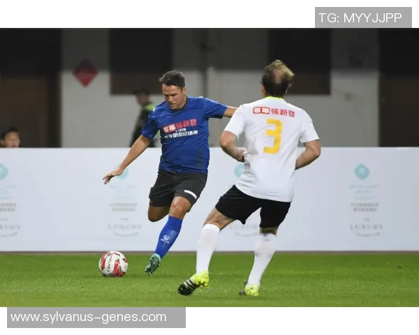 马尔蒂斯足球明星的崛起与传奇旅程揭秘